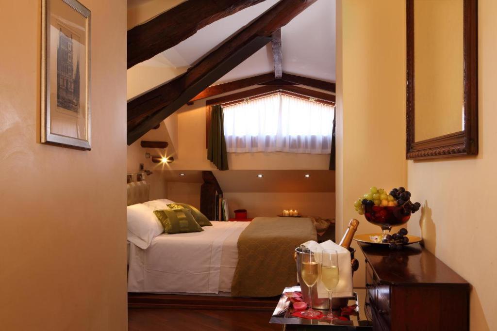 Accademia - Maravege 3* Venecia