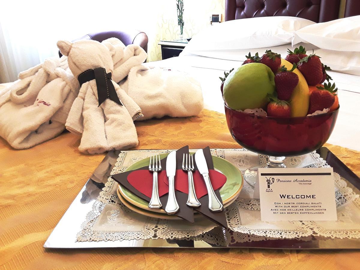 Accademia - Maravege 3* Venecia