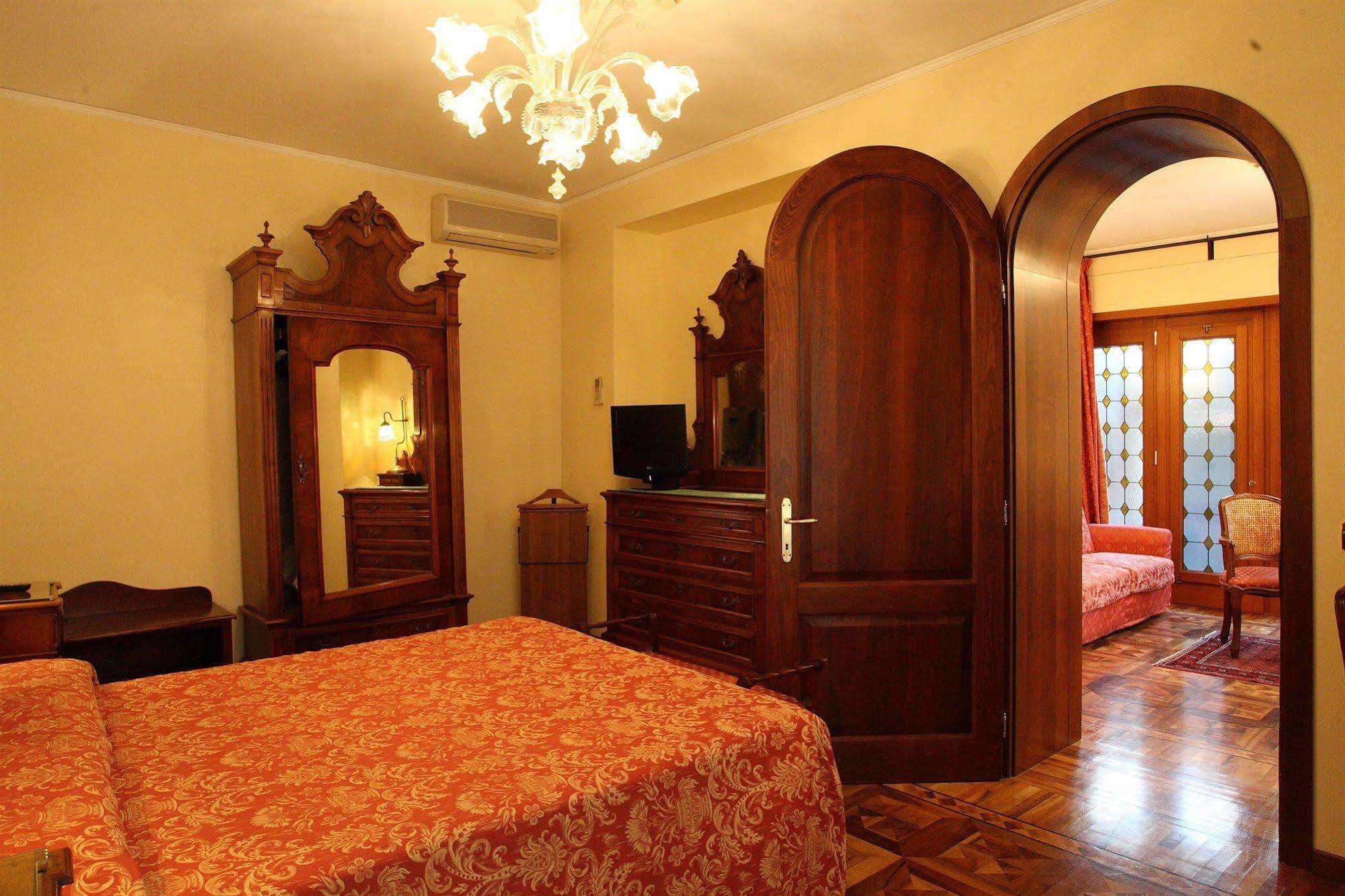 Hotel Accademia - Maravege Venecia
