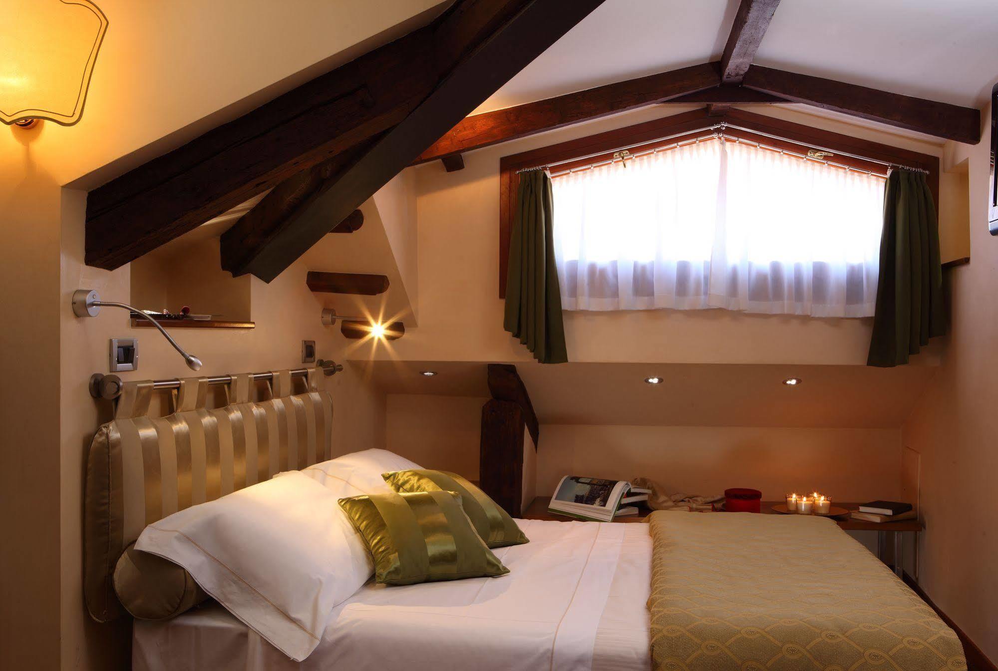 Accademia - Maravege Hotel Venecia