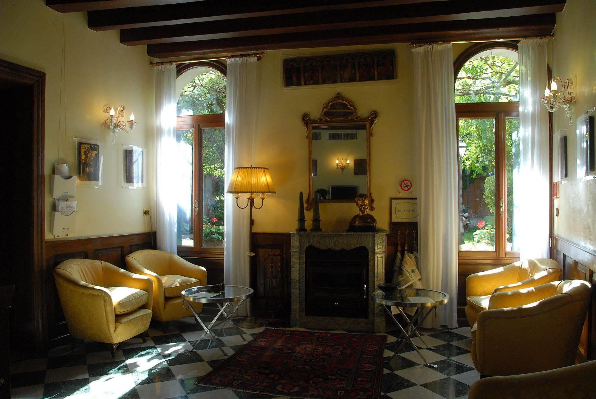 Hotel Accademia - Maravege Venecia